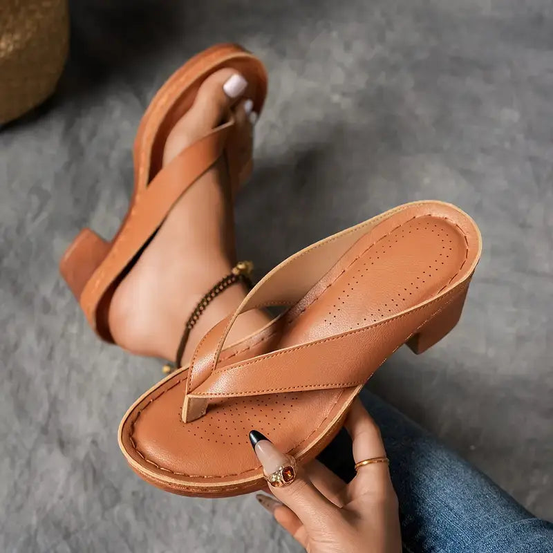 Chiara Sandálias Elegância & Conforto